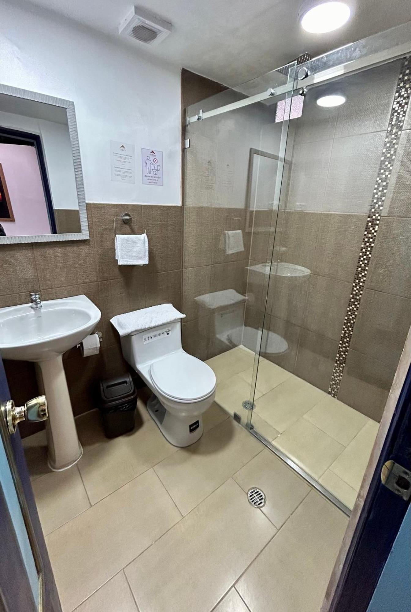 ריובמבה Hotel Montecarlo מראה חיצוני תמונה